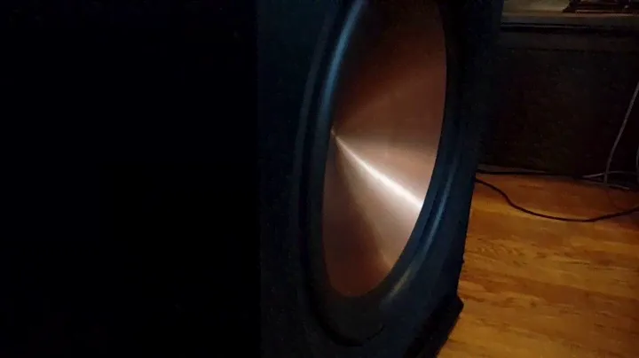 Klipsch R115 SW SLOW-MO FLEXING HARD!!!